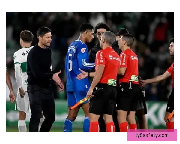 以斯洛特回应阿隆索是否联系我称这是被问到最古怪问题直言媒体关注焦点