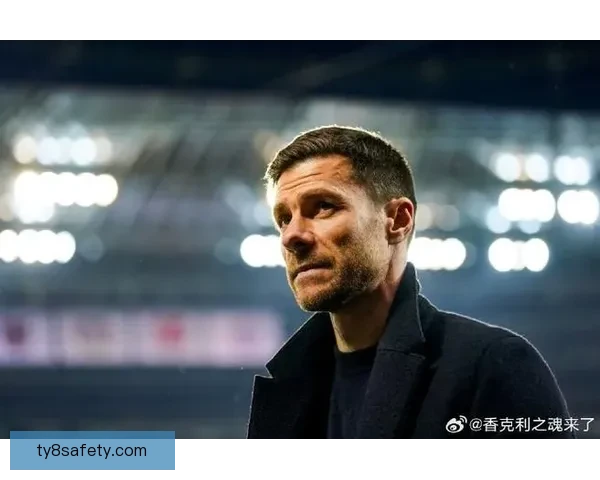 阿隆索调侃卡拉格称你只是评论员非传奇球员